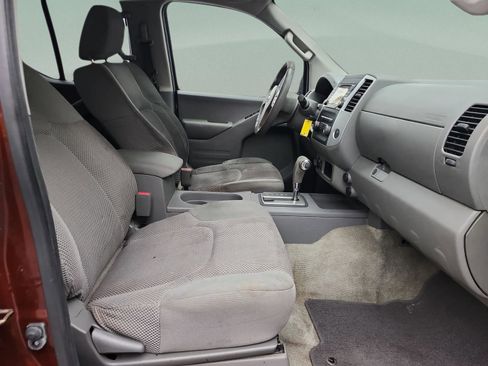 Used 2016 Nissan Frontier SV w/ Moonroof Package image 18