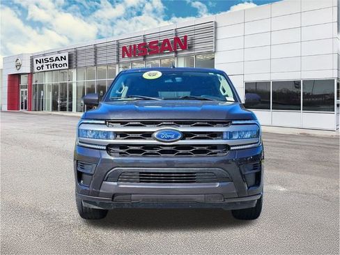 Used 2023 Ford Expedition Max XLT image 2