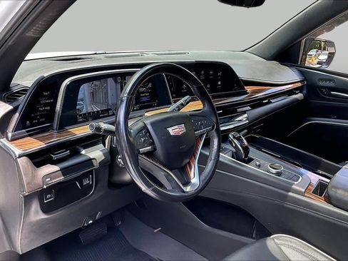 Used 2021 Cadillac Escalade Premium Luxury RWD image 18