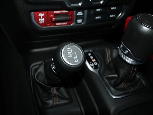 Used 2022 Jeep Wrangler Unlimited Rubicon AWD/4WD image 17