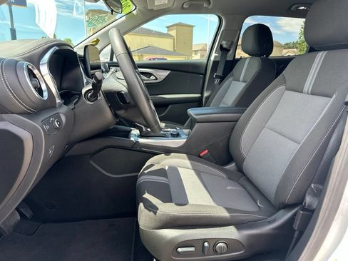 Used 2025 Chevrolet Blazer LT AWD/4WD image 11
