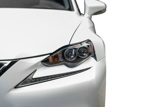 Used 2016 Lexus IS 200t w/ F Sport Package RWD image 10