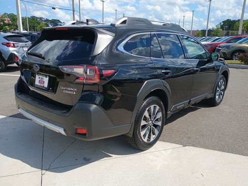 Certified 2023 Subaru Outback Touring AWD/4WD image 5
