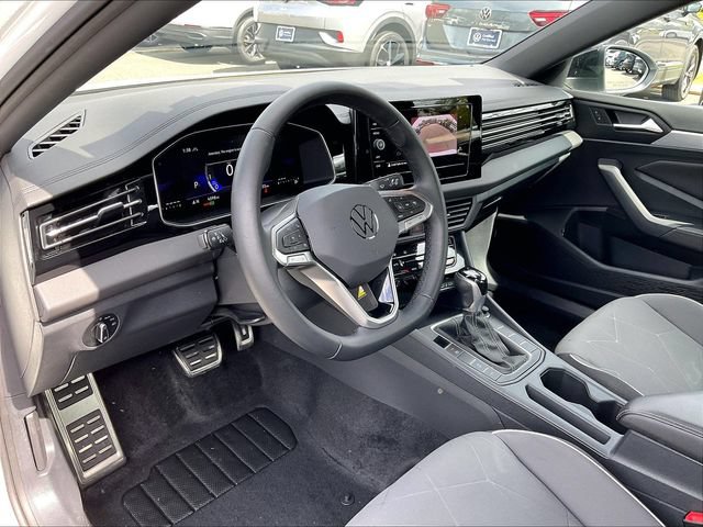 Certified 2025 Volkswagen Jetta Sport FWD image 5