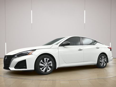 Certified 2024 Nissan Altima 2.5 S FWD image 20