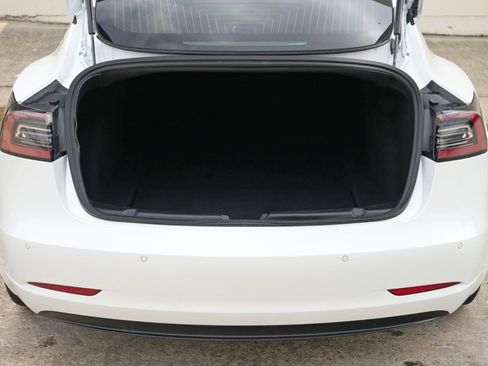 Used 2019 Tesla Model 3 Standard Range Plus RWD image 9