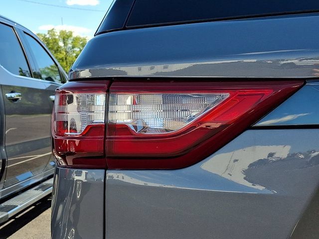 Used 2020 Chevrolet Traverse RS w/ LPO, Floor Liner Package AWD/4WD image 8