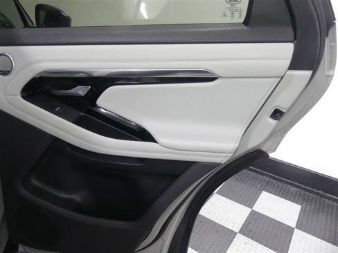 Used 2020 Land Rover Range Rover Evoque R-Dynamic SE AWD/4WD image 24