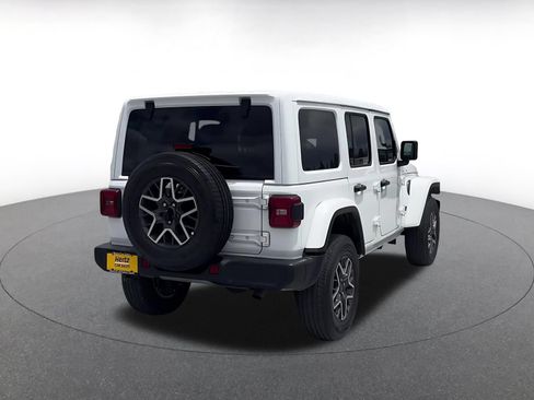 Used 2025 Jeep Wrangler Unlimited Sahara AWD/4WD image 14