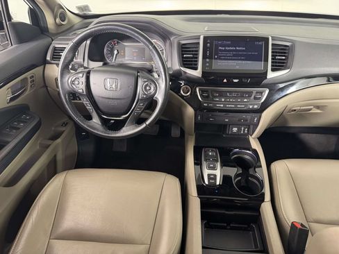 Used 2017 Honda Pilot Touring image 5