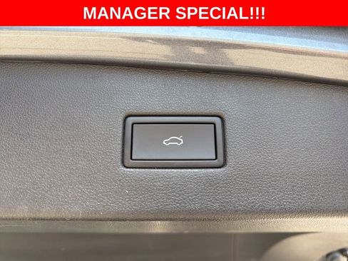 Used 2022 Volkswagen Tiguan SE R-Line AWD/4WD image 13
