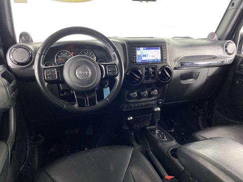 Used 2014 Jeep Wrangler Unlimited Sahara AWD/4WD image 17