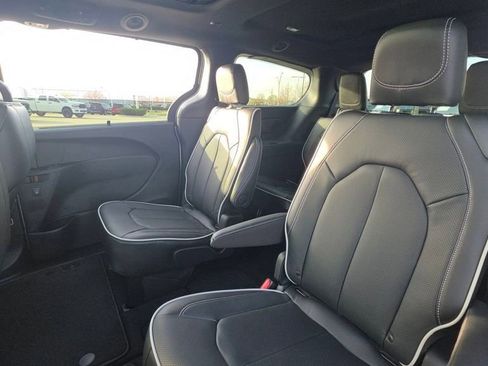 New 2026 Chrysler Pacifica Limited w/ S Appearance Package image 19