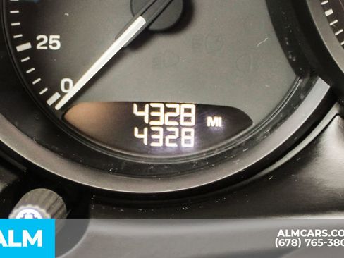 Used 2024 Porsche Macan image 38