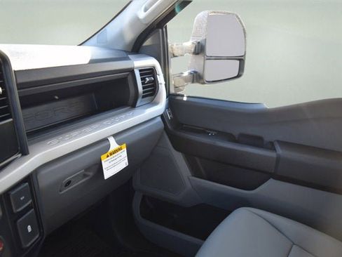 New 2026 Ford F250 XL w/ XL Chrome Package image 9