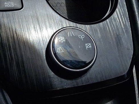 Used 2024 Nissan Rogue SV AWD/4WD image 28