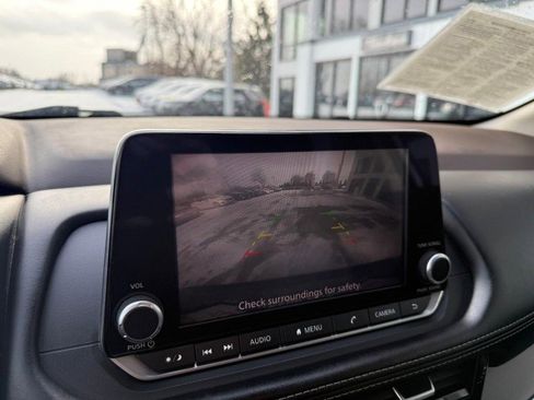 Used 2022 Nissan Rogue SV image 23