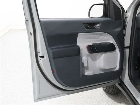 Certified 2023 Ford Maverick XLT w/ XLT Luxury Package image 5