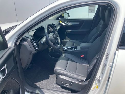 New 2026 Volvo XC40 B5 Plus w/ Protection Package Premier image 14