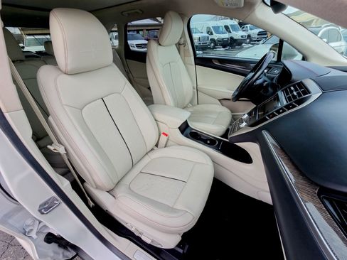 Used 2019 Lincoln MKC Black Label image 34