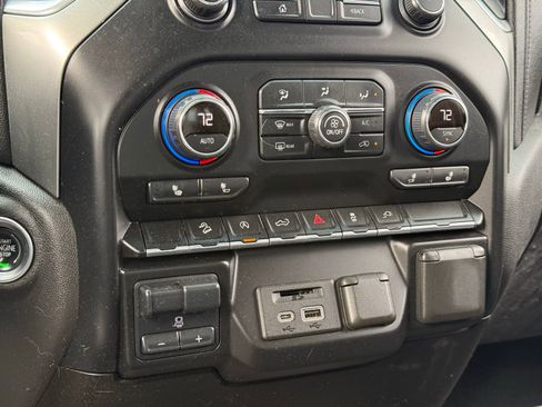 Used 2020 Chevrolet Silverado 1500 LT w/ Texas Edition image 18