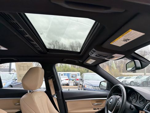 Used 2017 BMW 330i Sedan image 22