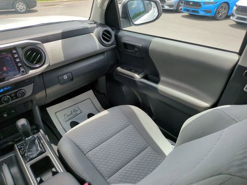 Used 2021 Toyota Tacoma SR5 RWD image 17
