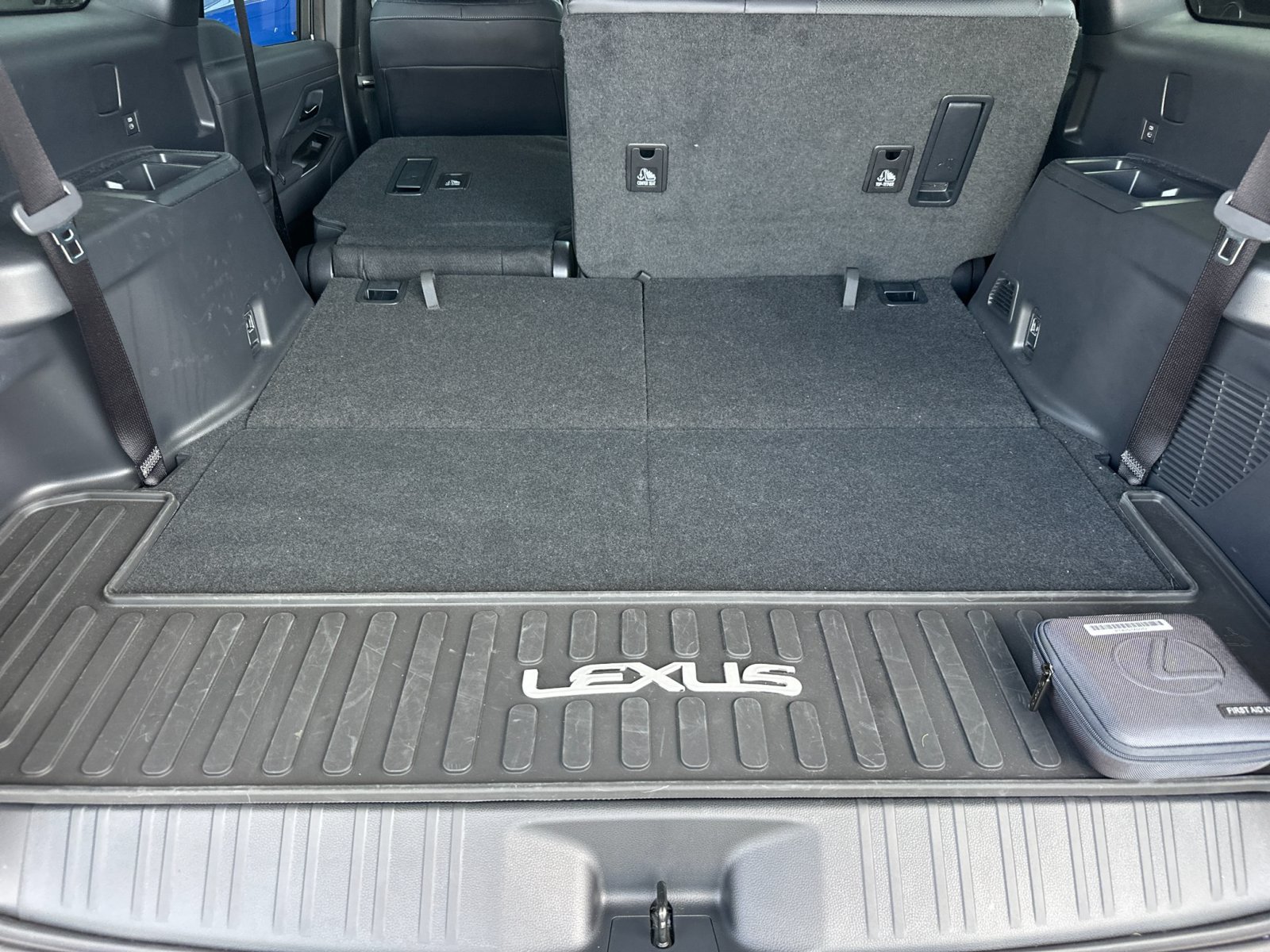 Used 2025 Lexus GX 550 w/ Cold Area Package AWD/4WD image 16