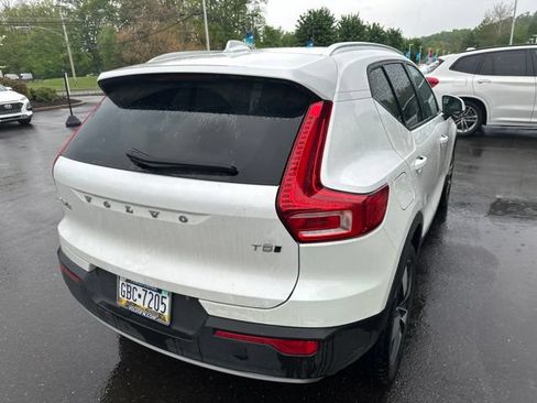 Used 2021 Volvo XC40 T5 Momentum w/ Protection Package Premier AWD/4WD image 11