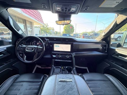 Used 2024 GMC Sierra 2500 AT4X AWD/4WD image 38