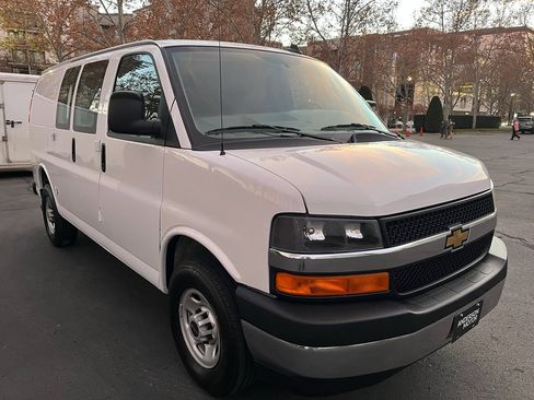 Used 2024 Chevrolet Express 2500 w/ Driver Convenience Package image 5