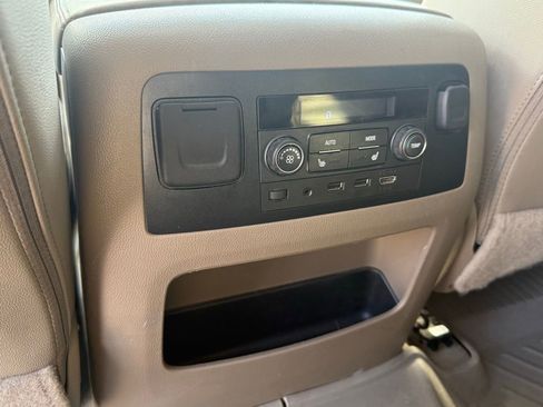 Used 2020 GMC Yukon XL SLT w/ Premium Edition image 47