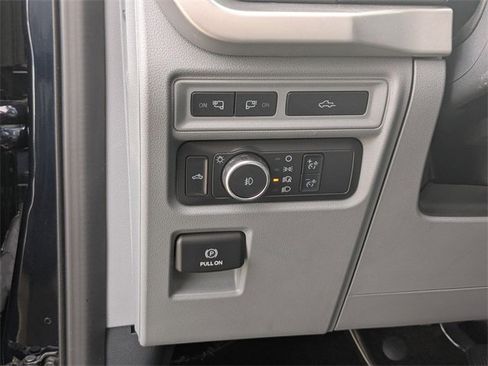 Used 2022 Ford F150 XLT w/ Equipment Group 302A High image 12