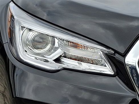 Used 2019 Subaru Ascent Limited w/ Popular Package #3 image 9