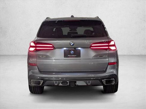 Used 2026 BMW X5 xDrive40i w/ M Sport Package AWD/4WD image 7