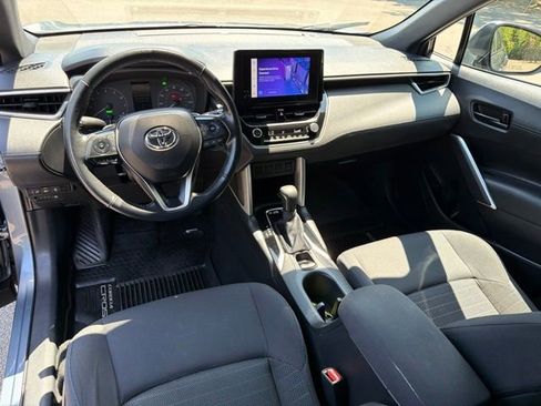 Used 2023 Toyota Corolla Cross AWD Hybrid w/ Moonroof Package image 13