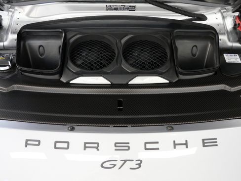 Used 2018 Porsche 911 GT3 RWD image 12