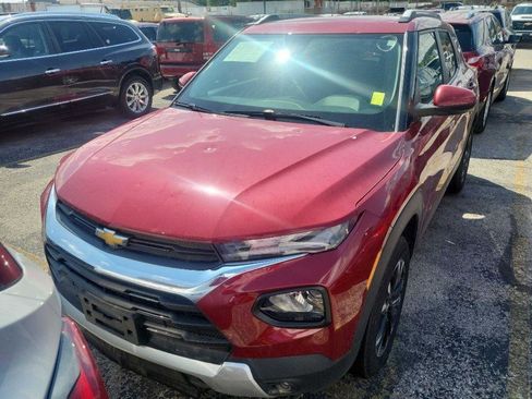 Used 2021 Chevrolet TrailBlazer LT w/ Convenience Package AWD/4WD image 2