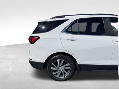 Used 2022 Chevrolet Equinox LT FWD image 4