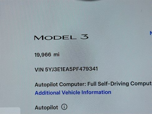 Used 2023 Tesla Model 3 Standard Range image 18