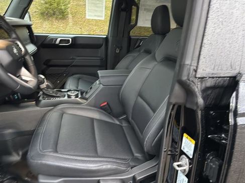 New 2025 Ford Bronco Badlands image 10