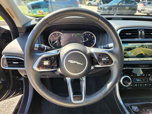Used 2020 Jaguar XE S AWD/4WD image 18