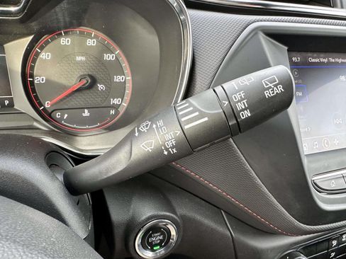 Used 2023 Chevrolet TrailBlazer RS AWD/4WD image 19