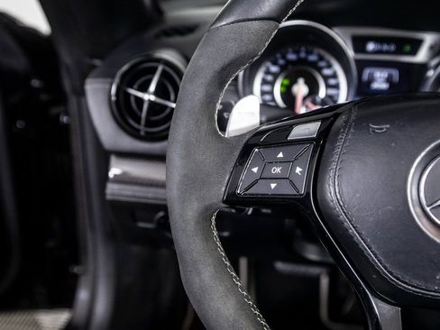 Used 2015 Mercedes-Benz SL 63 AMG w/ Driver Assistance Package image 31