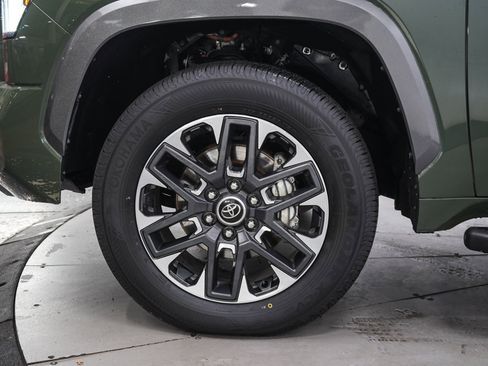 Used 2023 Toyota Tundra Limited AWD/4WD image 32