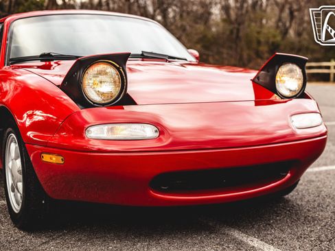 Used 1990 MAZDA MX-5 Miata RWD image 30