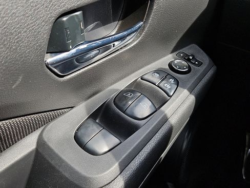 Certified 2021 Nissan Kicks SV image 25