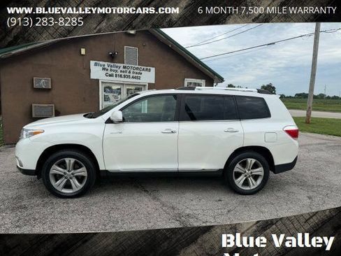 Used 2012 Toyota Highlander Limited w/ Tow Pkg FWD image 1