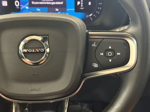 Used 2023 Volvo XC40 B5 Plus w/ Climate Package AWD/4WD image 12
