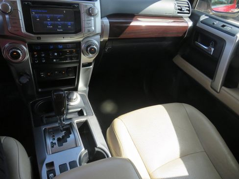Used 2015 Toyota 4Runner Limited image 11